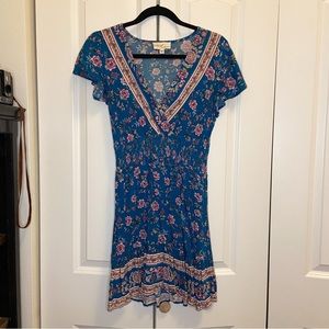 BEBOP BLUE FLORAL SHORT SLEEVE FLOWY MINI DRESS